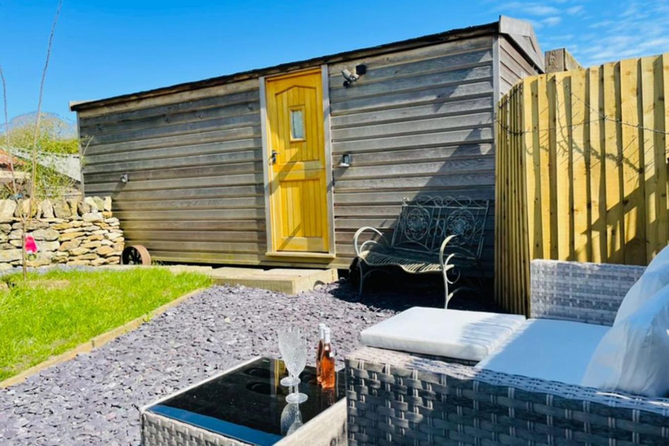 Shepherds Hut, West Ayton, スカーバラ エクステリア 写真